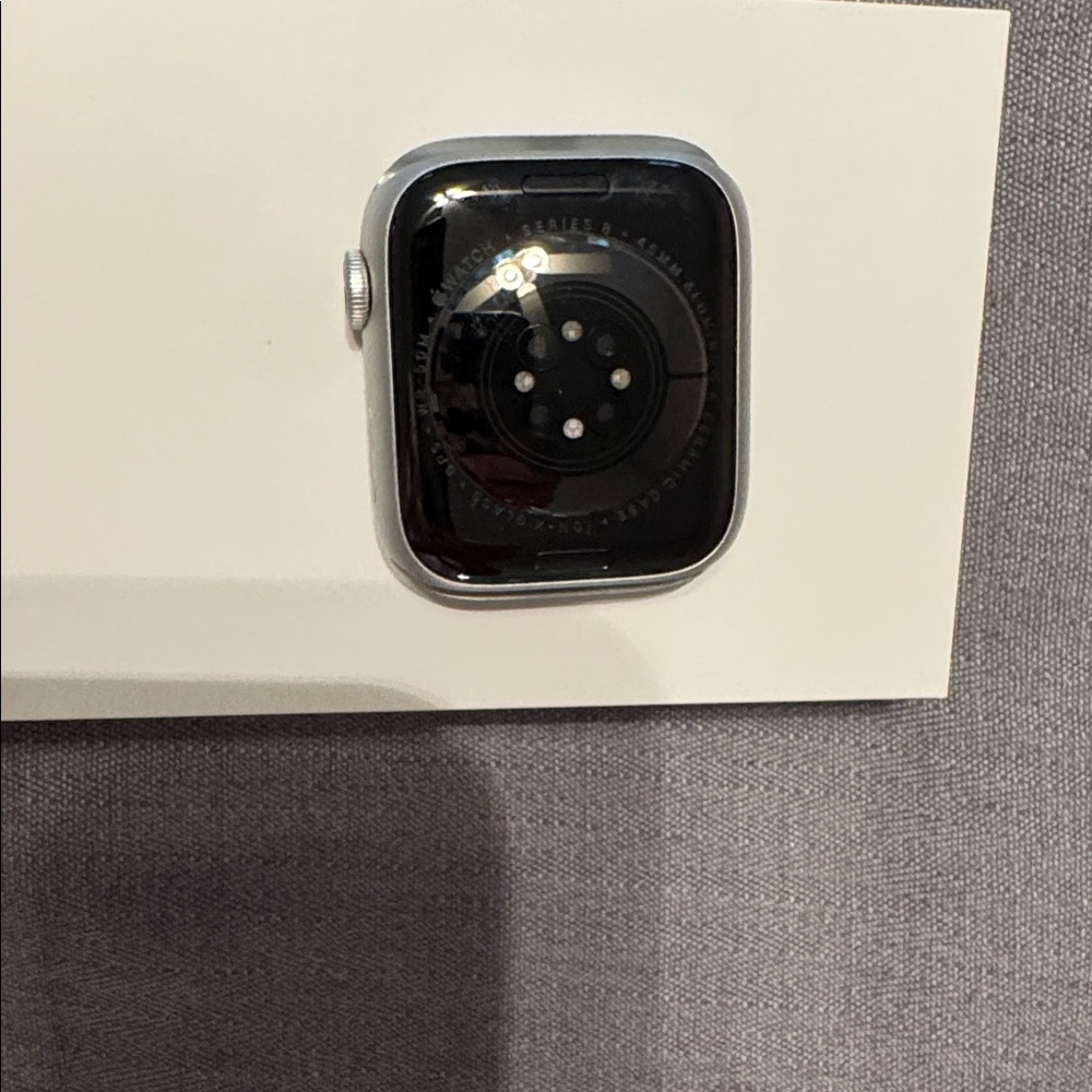 Apple 45 mm Smartwatch - Picture 3 of 10